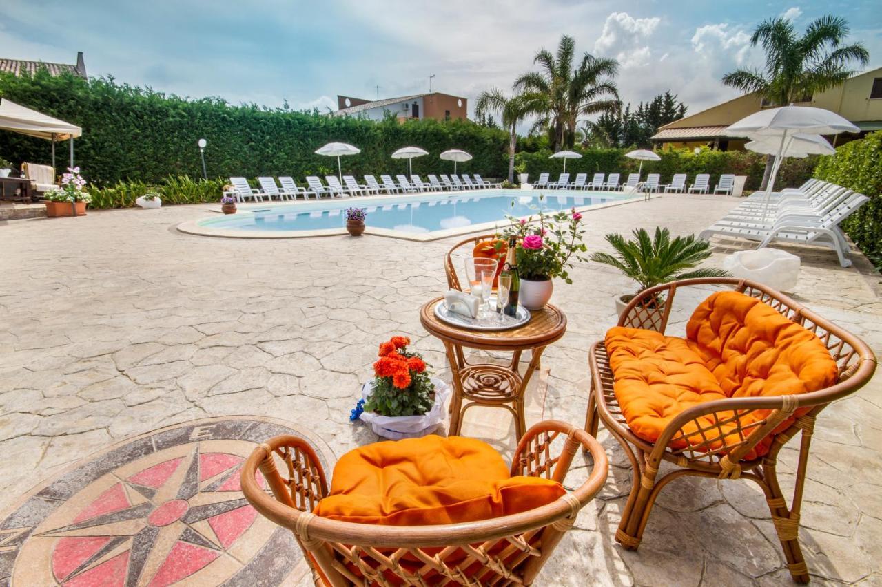 Casa Vacanza Paradise Vicino Cefalu Con Servizio Di Piscina A 3 Chilometri Apartment Campofelice Di Roccella Exterior photo