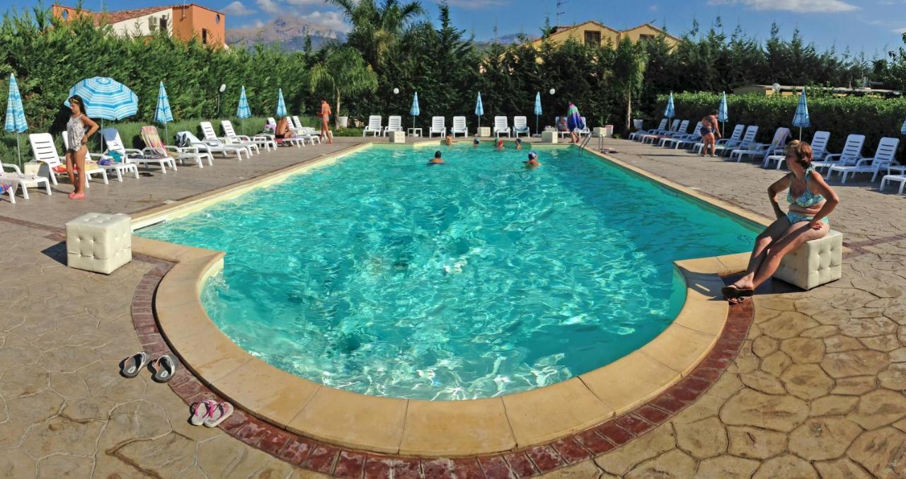 Casa Vacanza Paradise Vicino Cefalu Con Servizio Di Piscina A 3 Chilometri Apartment Campofelice Di Roccella Exterior photo