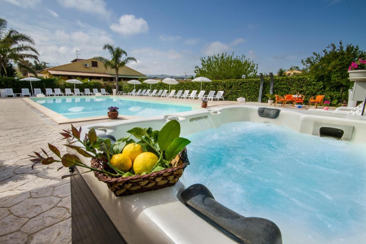 Casa Vacanza Paradise Vicino Cefalu Con Servizio Di Piscina A 3 Chilometri Apartment Campofelice Di Roccella Exterior photo