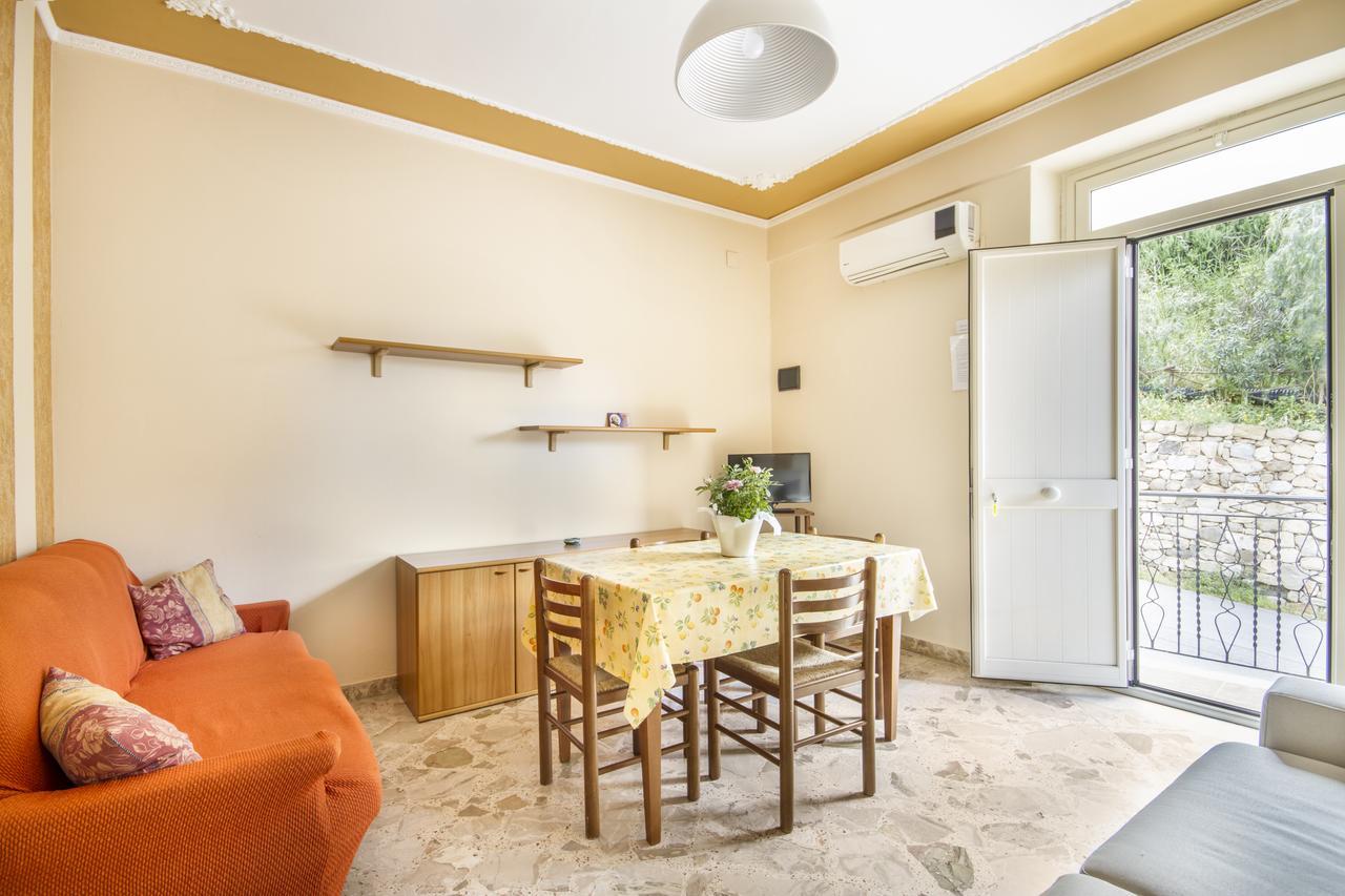 Casa Vacanza Paradise Vicino Cefalu Con Servizio Di Piscina A 3 Chilometri Apartment Campofelice Di Roccella Exterior photo